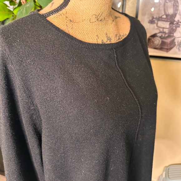 Croft & Barrow Classic Black Crew Neck Sweater - Picture 11 of 11
